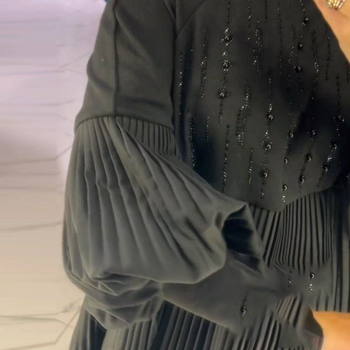 Luna™ | Robe Plissée Élégante avec Manches Bouffantes